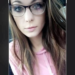 Meet your Posher, Claire